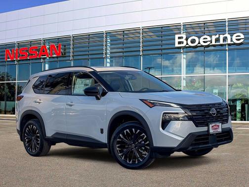 Everest White Pearl Tricoat 2026 Nissan Rogue Dark Armor