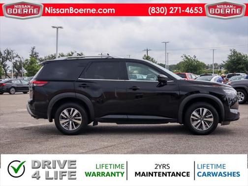 2022 Nissan Pathfinder SL 2WD