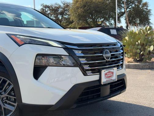 Glacier White 2025 Nissan Rogue S