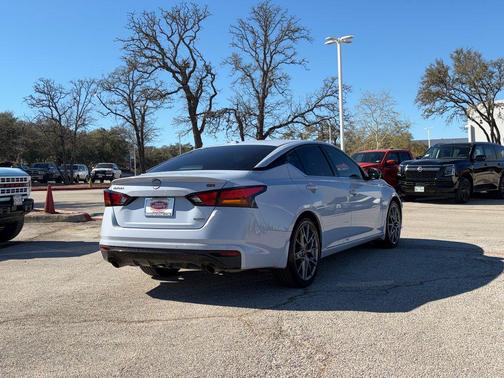 2024 Nissan Altima SR VC-Turbo FWD