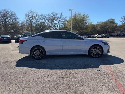 2024 Nissan Altima SR VC-Turbo FWD