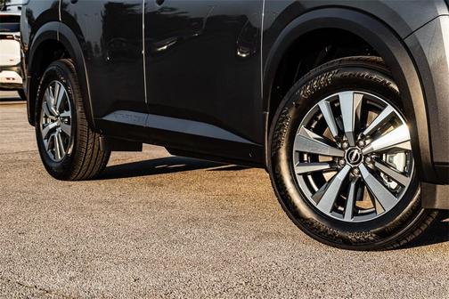2025 Nissan Pathfinder SL 4WD