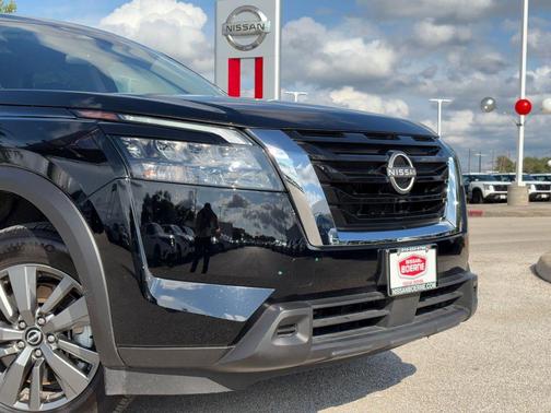 Super Black 2025 Nissan Pathfinder SV FWD