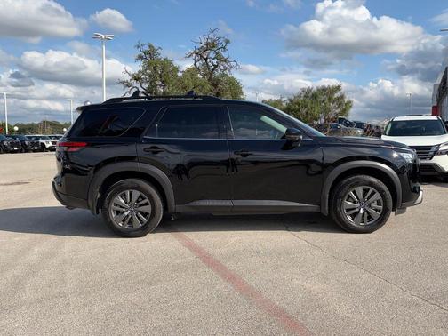 Super Black 2025 Nissan Pathfinder SV FWD
