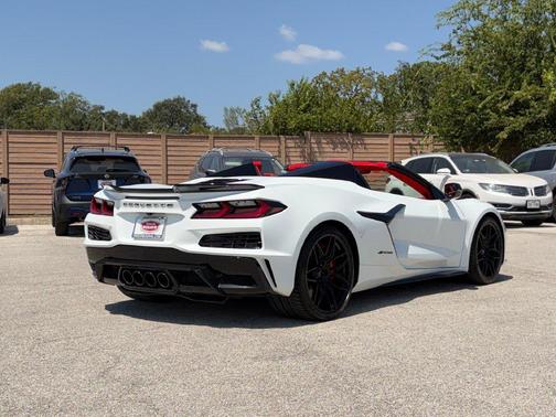 Arctic White 2025 Chevrolet Corvette Z06