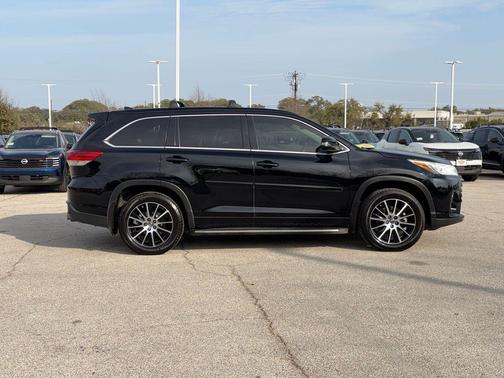 2017 Toyota Highlander SE