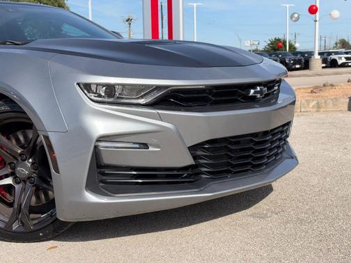 Sharkskin Metallic 2023 Chevrolet Camaro 2SS