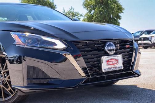 2025 Nissan Altima SR FWD