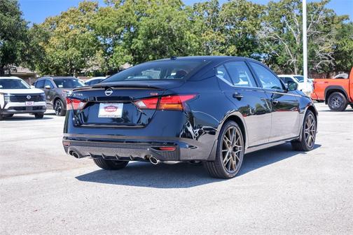 2025 Nissan Altima SR FWD
