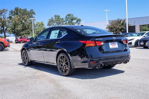2025 Nissan Altima SR FWD