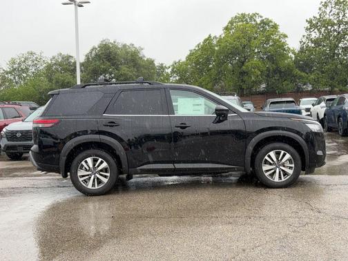 Super Black 2026 Nissan Pathfinder SL