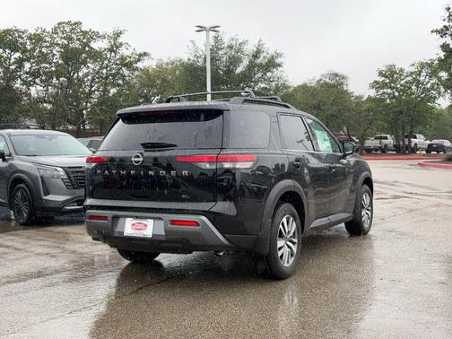 Super Black 2026 Nissan Pathfinder SL