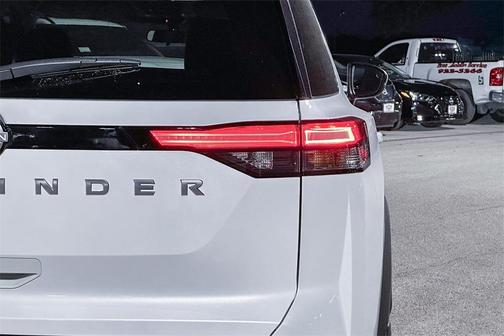 2025 Nissan Pathfinder SV FWD
