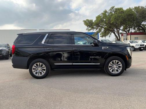 Onyx Black 2025 GMC Yukon Denali