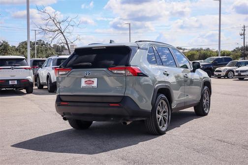 2022 Toyota RAV4 Hybrid XLE Premium