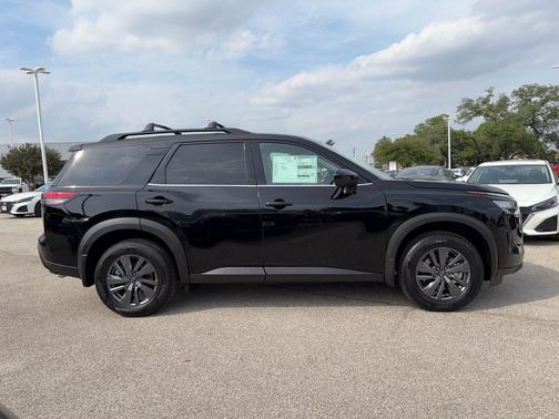 Super Black 2026 Nissan Pathfinder SV