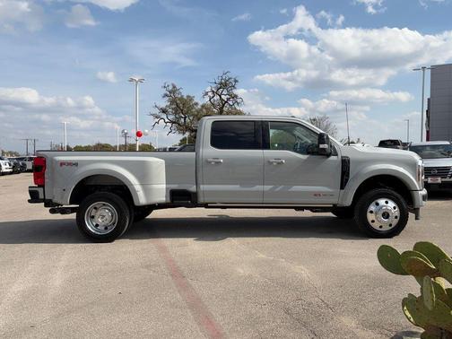 AVALANCHE 2026 Ford F-450 Platinum