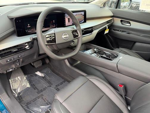 Aurora Blue Pearl Metallic/Super Black 2026 Nissan Murano Platinum