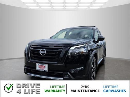 2025 Nissan Pathfinder Platinum FWD