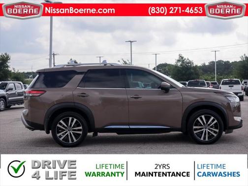 2024 Nissan Pathfinder Platinum FWD