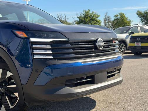 Deep Blue Pearl 2026 Nissan Kicks SR