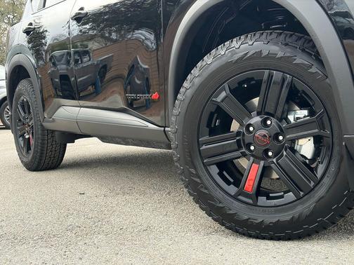 Super Black 2026 Nissan Rogue Rock Creek