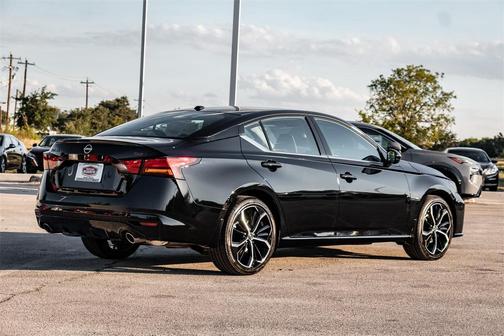 2025 Nissan Altima SR FWD