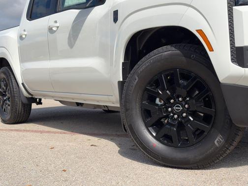 Glacier White 2026 Nissan Frontier SV