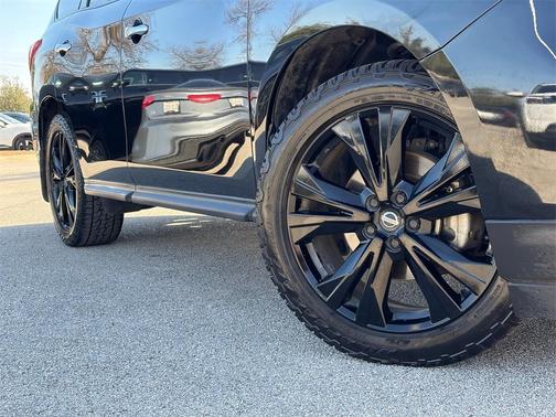 2018 Nissan Pathfinder SL