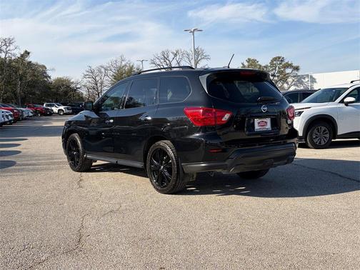 2018 Nissan Pathfinder SL