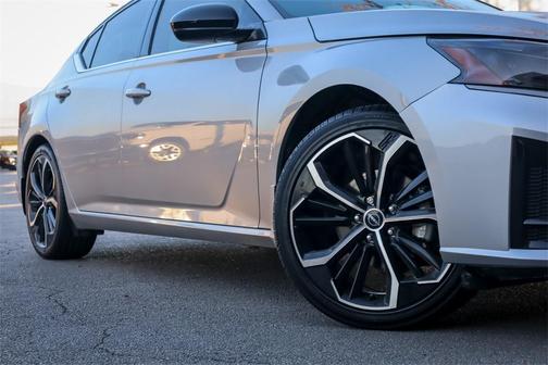 2023 Nissan Altima SR FWD
