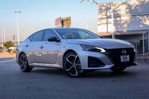 2023 Nissan Altima SR FWD