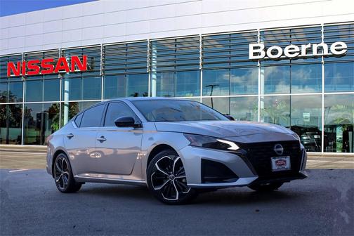 2023 Nissan Altima SR FWD