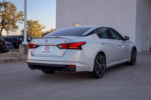 2023 Nissan Altima SR FWD