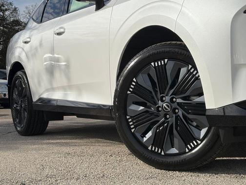 Everest White Pearl Tricoat 2026 Nissan Murano Platinum
