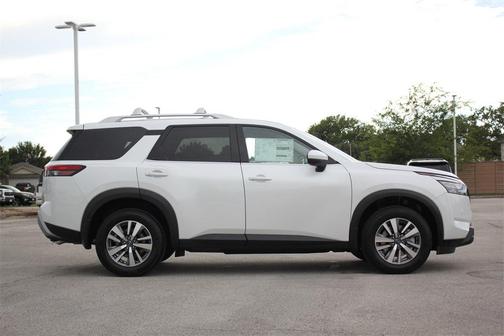 2025 Nissan Pathfinder SL 4WD