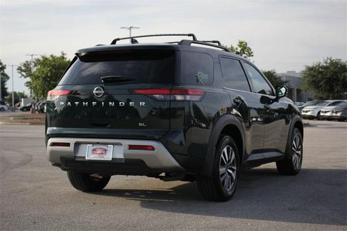 2022 Nissan Pathfinder SL 2WD