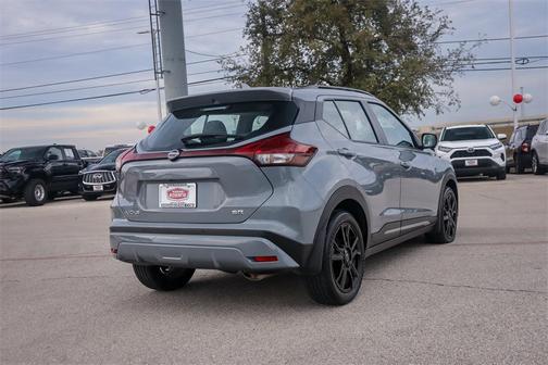 2024 Nissan Kicks SR