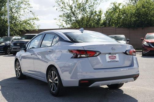 Gray Sky Pearl 2025 Nissan Versa 1.6 SV