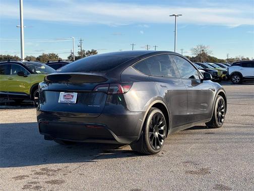 2024 Tesla Model Y Long Range Dual Motor All-Wheel Drive
