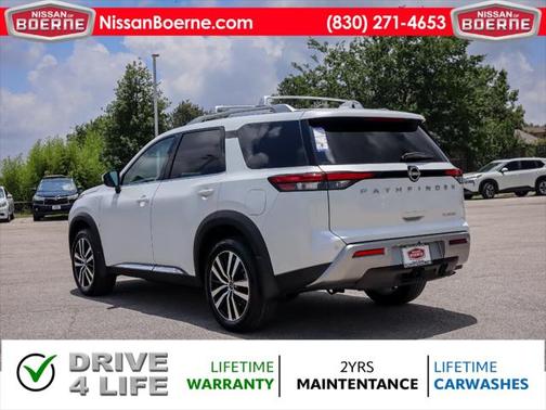 2025 Nissan Pathfinder Platinum FWD