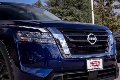 2025 Nissan Pathfinder SV FWD