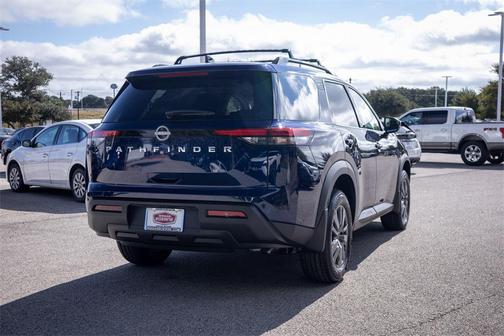 2025 Nissan Pathfinder SV FWD