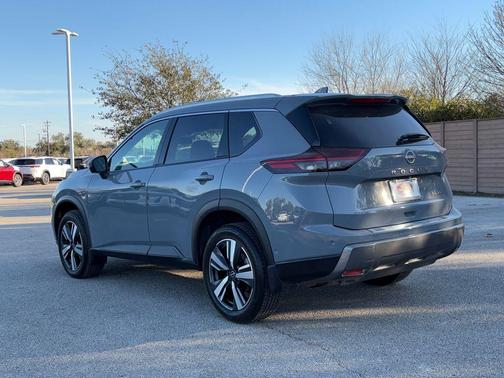 2024 Nissan Rogue SL