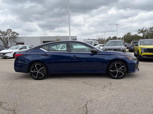 2024 Nissan Altima SR FWD