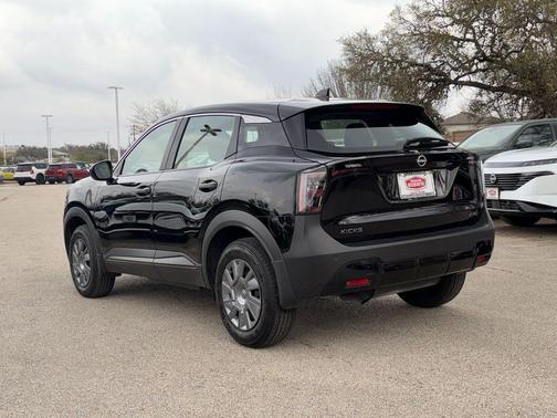 2025 Nissan Kicks S