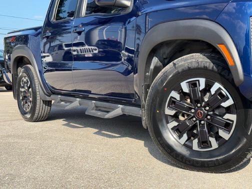 Deep Blue Pearl 2023 Nissan Frontier PRO-4X