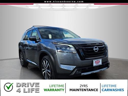 2025 Nissan Pathfinder Platinum FWD