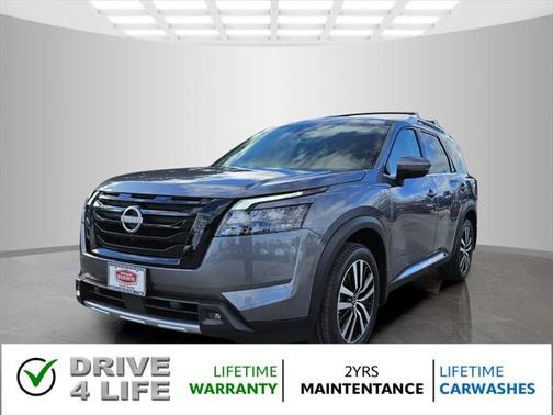 2025 Nissan Pathfinder Platinum FWD
