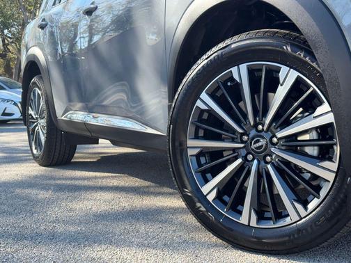 Boulder Gray Pearl 2026 Nissan Pathfinder Platinum